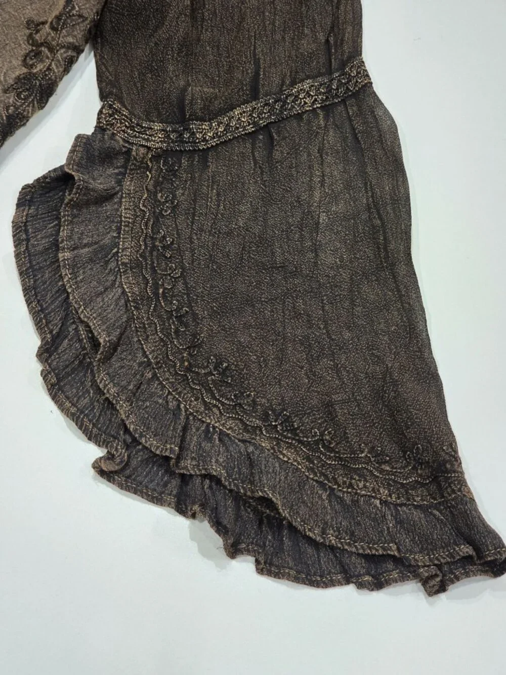 All That Jazz ✦ Velvet Embroidered Brown Boho Blouse ✦ Bell Sleeve Ruffle Hem M - Picture 6 of 15